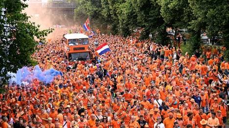 Beim Fanwalk blieb es weitgehend friedlich