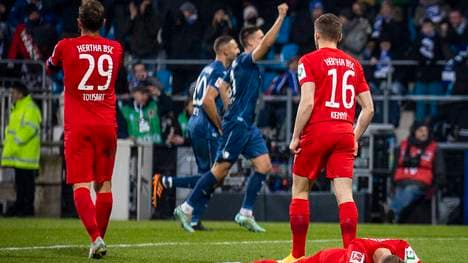 Im Duell mit dem direkten Konkurrenten VfL Bochum geht die Hertha als Verlierer vom Platz