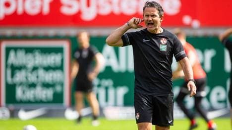 Dirk Schuster im Training des 1. FC Kaiserslautern