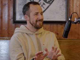 Der deutsche Rennfahrer Lance David Arnold enthüllt im SPORT1-Podcast "DEEP DIVE" wie teuer der Motorsport in den Nachwuchsklassen ist.