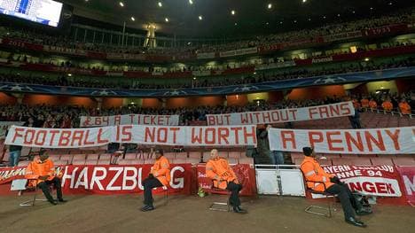 Protest der Bayern-Fans beim FC Arsenal