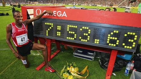 BRUSSELS, BELGIUM - SEPTEMBER 3: Shaheen Saif Saaeed of Qatar celebrates breaking the world 3000m Steple Chase record at the IAAF Golden League Meet in the Roi Baudouin Stadium on September 3, 2004 in Brussels, Belgium. (Photo by Clive Rose/Getty Images)