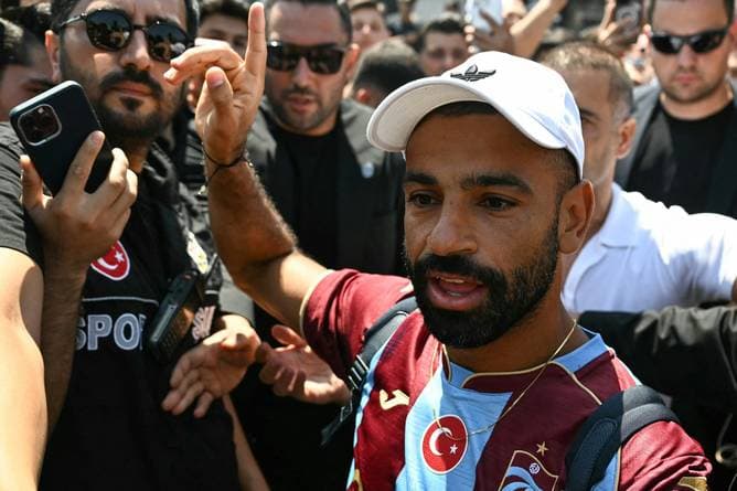 Irre Aktion um Salahs Unterschrift geplant
