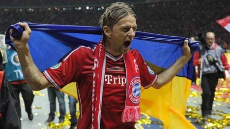Anatolij Tymoschtschuk feierte Bayerns Pokalsieg 2013 noch mit der ukrainischen Landesflagge