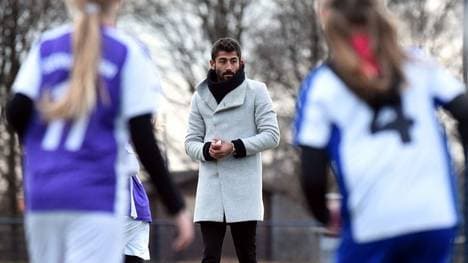 Düsseldorfs Kerem Demirbay sah von Schiedsrichterin Bibi Steinhaus die Rote Karte