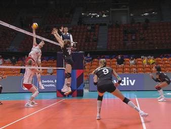 Die deutschen Volleyballerinnen haben sich einen Fehlstart bei der EM geleistet. Zum Auftakt setzte es gegen Polen eine 1:3-Niederlage.