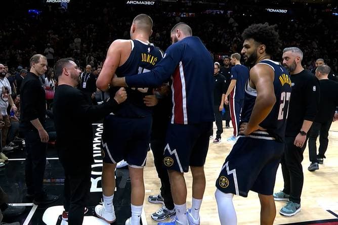 Bilder eines Superstars, die keiner sehen will