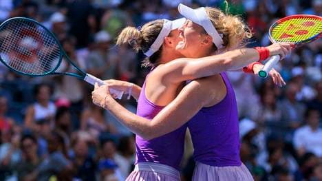 Gabriela Dabrowski und Erin Routliffe bejubeln ihren Titel