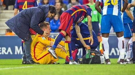 Marc-Andre ter Stegen bei einer Behandlung