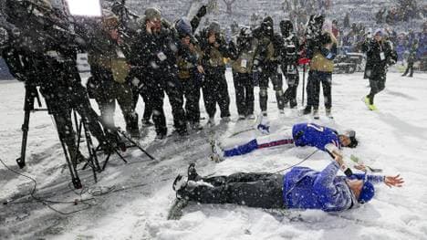 Schneeengel: Josh Allen (o.) und Sean McDermott