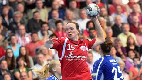 Katrin Engel im Trikot des Thüringer HC in der Champions League