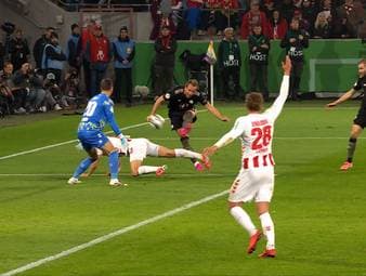 Harry Kane trifft und trifft und trifft. Doch mit 32 Jahren stellt sich so langsam die Frage nach dem Ende seiner glorreichen Laufbahn. Oder etwa doch nicht?