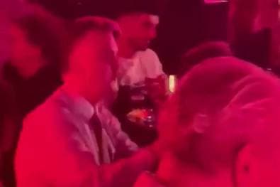 Wie zu Bayern-Zeiten: Feierbiest van Gaal geht steil