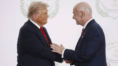 Verstehen sich: Donald Trump (l.) und Gianni Infantino