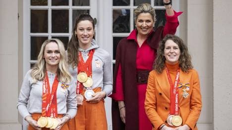 Ireen Wüst (r.) wurde vom niederländischen König geehrt