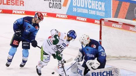 Augsburg (in weiß) setzte sich gegen Ingolstadt durch