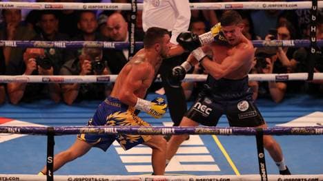 Vasily Lomachenko (l.) besiegte Luke Campbell klar nach Punkten