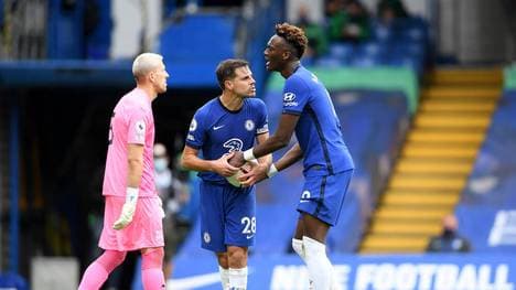 Kapitän César Azpilicueta entriss Tammy Abraham den Ball