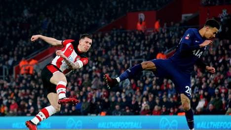 Pierre-Emile Höjbjerg (l.) spielt künftig für die Tottenham Hotspur