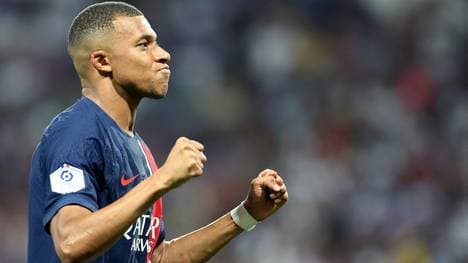 Kylian Mbappe trifft per Foulelfmeter