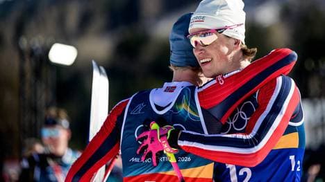 Johannes Hösflot Kläbo (r.) feiert schon wieder 