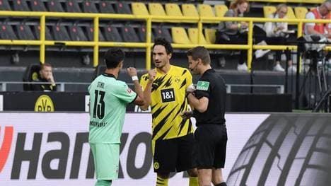 Lars Stindl (l.) und Mats Hummels (m.) kennen sich aus der Nationalmannschaft