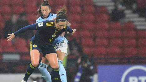 Rachel Corsie (l.) bei der Qualifikation für die WM 2023