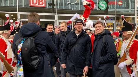 Kölscher Empfang für die Handballer
