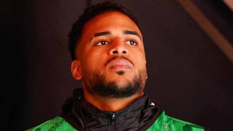 Almugera Kabar hat einen Profi-Vertrag beim BVB unterschrieben