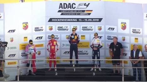 Dennis Hauger steht zum zweiten Mal an diesem Wochenende auf Platz 1.