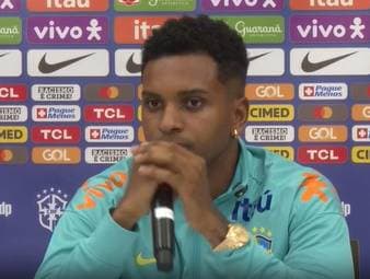 Rodrygo war einer der Spieler, der bei Brasiliens WM-Aus im Viertelfinale 2022 im Elfmeterschießen vergeben hatte. Nun erklärt der 23-Jährige, dass er sich danach psychologische Hilfe geholt hat.