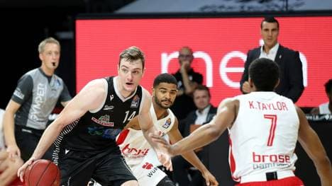 Philipp Herkenhoff (l.) wechselt zu ratiopharm Ulm 