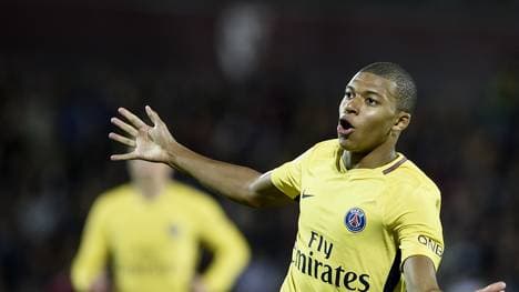 TOPSHOT-FBL-FRA-LIGUE1-METZ-PSG