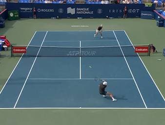 Beim ATP-Turnier im kanadischen Montreal sorgt Botic van de Zandschulp mit einem spektakulären Schlag für Begeisterung. Während die Fans völlig aus dem Häuschen sind, bleibt der Niederländer selbst erstaunlich gelassen.