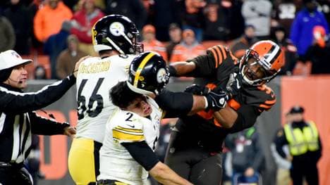 Myles Garrett (re.) bekommt offenbar einen neuen Vertrag bei den Cleveland Browns