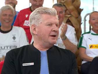 Stefan Effenberg äußert sich zum bevorstehenden Programm des 1. FC Köln mit dem Derby gegen Borussia Mönchengladbach. Mit einer Aussage löst er tosenden Applaus im Doppelpass-Publikum aus - wird dafür aber prompt von Moderator Florian König gefoppt.