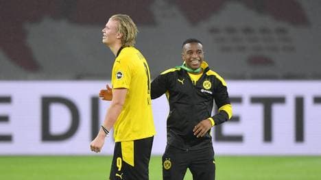 Youssoufa Moukoko (r.) und Erling Haaland könnten beim BVB künftig häufiger gemeinsam auflaufen