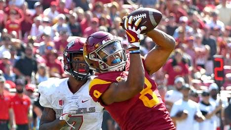 Amon-Ra St. Brown (r.) gelang bei seinem Debüt für die USC Trojans ein Touchdown