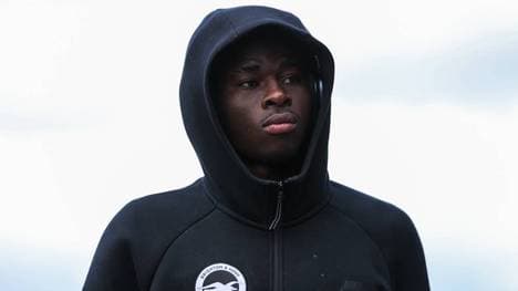 Carlos Baleba wird mit einem Wechsel zu Manchester United in Verbindung gebracht