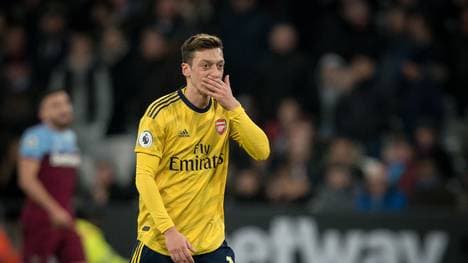 Mesut Özil und der FC Arsenal bekommen viel Kritik ab