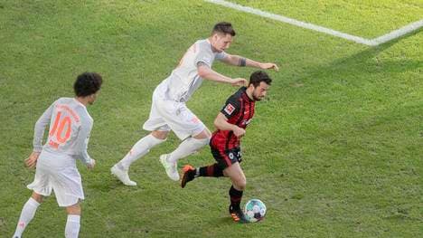 Niklas Süle sah beim Tor von Amin Younes nicht gut aus