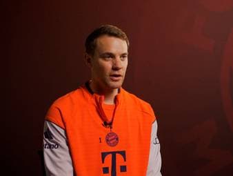 Die mögliche Rückkehr von Manuel Neuer im DFB-Dress bei der WM 2026 wird immer noch heiß diskutiert. Doch was sagt der Keeper eigentlich selbst zu dem Thema?