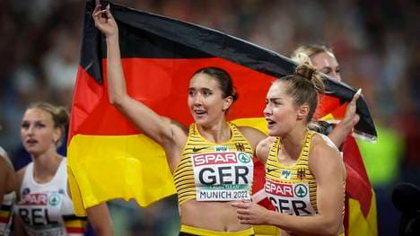 Rebekka Haase (l.) holte mit Gina Lückenkemper 2022 EM-Gold und WM-Bronze