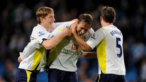 Peter Crouch (M.) ging von 2009 bis 2011 für die Tottenham Hotspur auf Torejagd