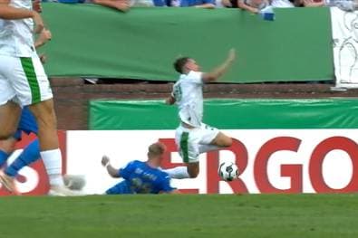 "Das Allerletzte!" Brutalo-Grätsche vermiest Pokal-Tag