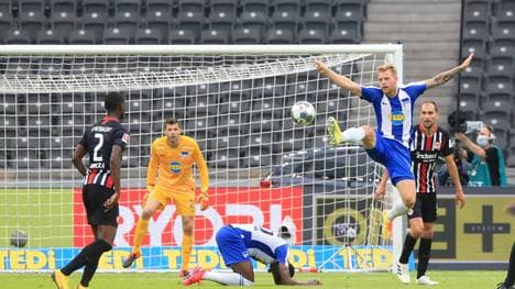Hertha BSC (in blau) musste gegen Frankfurt eine Niederlage einstecken