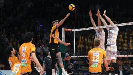 Dauer-Duell zwischen Friedrichshafen und Berlin