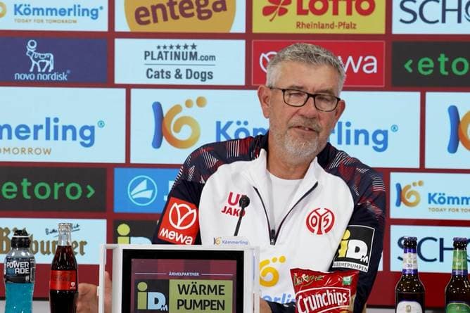 Diese Frage scheint dem Mainz-Coach gar nicht zu gefallen