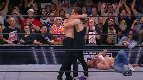 Roderick Strong (l.) und Adam Cole sind bei AEW Dynamite wieder vereint