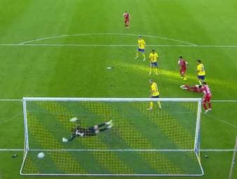 Lok Leipzig will im dritten Versuch endlich hoch in die 3. Liga - gegen die Würzburger Kickers droht aber stattdessen das nächste Trauma. Im Hinspiel vor heimischer Kulisse zieht der Meister der Regionalliga Nordost den Kürzeren.